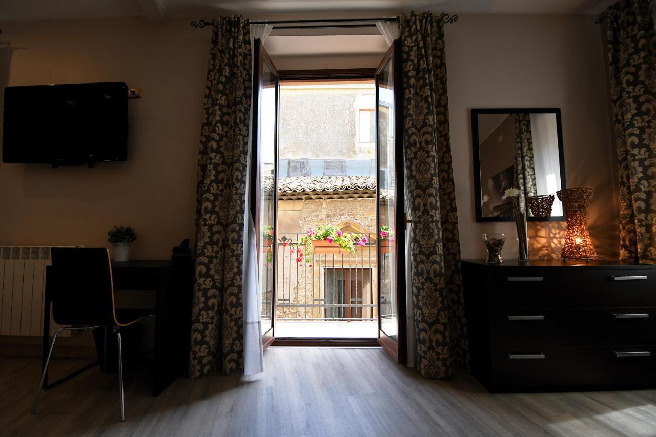 B&B Borgo Antico 皮亚扎-阿尔梅里纳 外观 照片